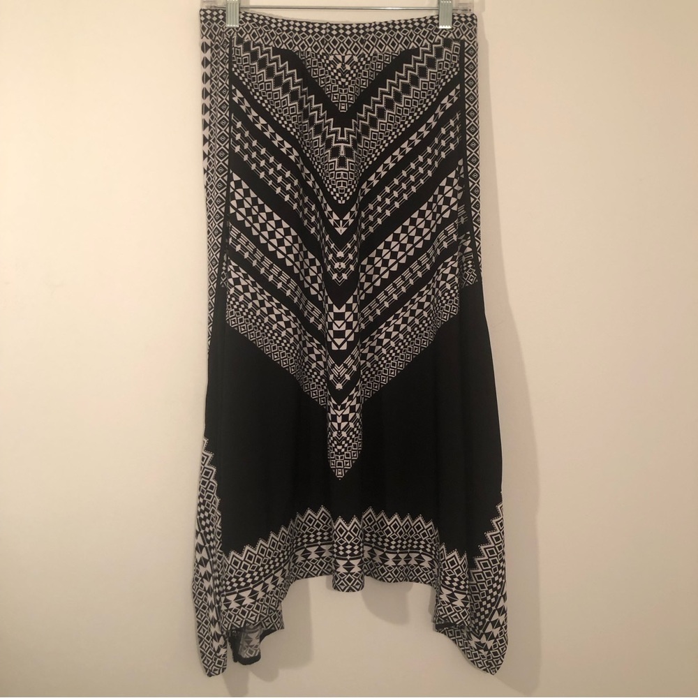 Chico’s Skirt Womens S Asymmetrical Flair Hem Black and White Pull on Slinky